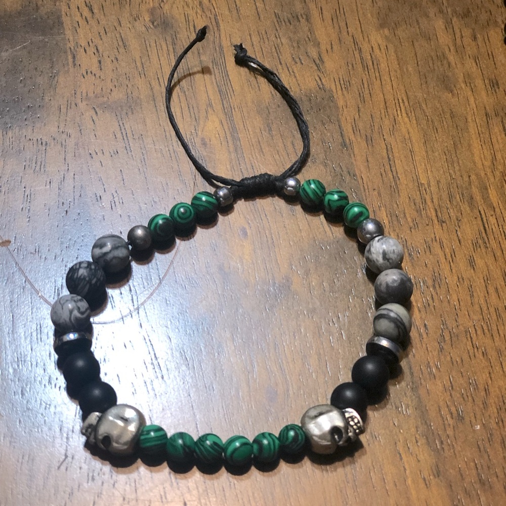 Men’s bracelet with skulls